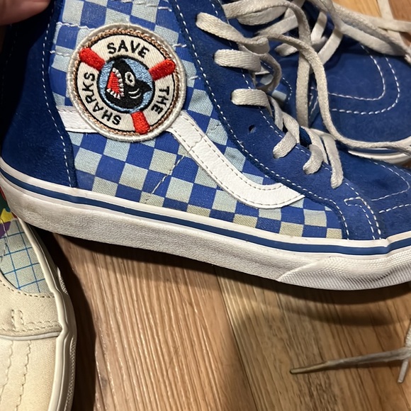 Two pairs of Vans for kids. - Picture 5 of 9